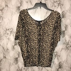 🛍cheetah print short sleeve shirt  small animal